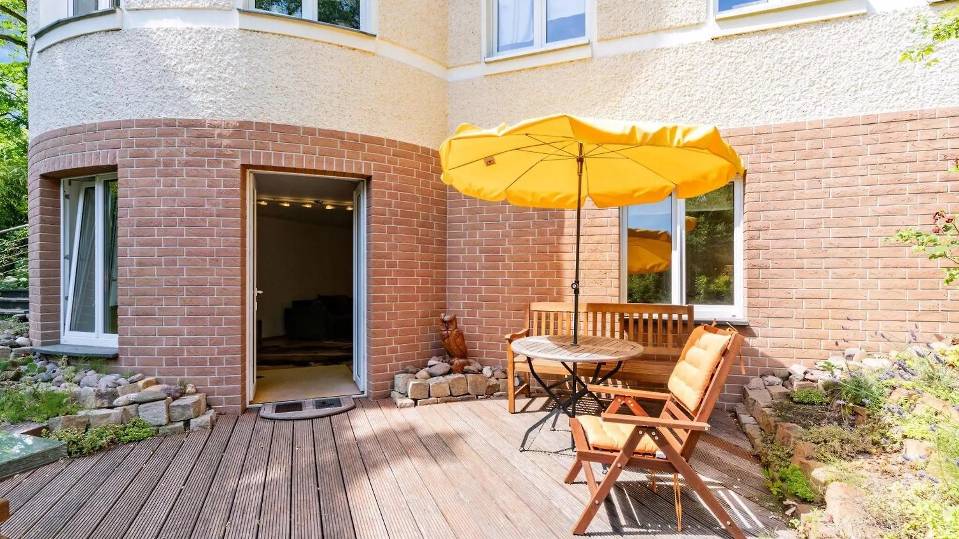 Ferienwohnung In Karlshorst Mit Terrasse contacts